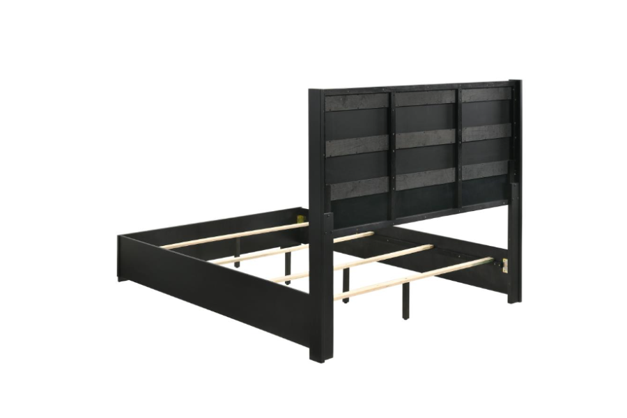 Juego de dormitorio de 4 piezas Eastern King de Blacktoft, color negro 207101KE-S4