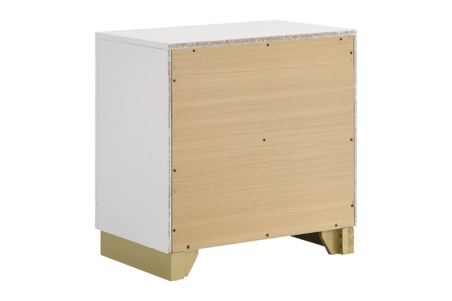Juego de dormitorio de 4 piezas Caraway Eastern King en color blanco 224771KE-S4