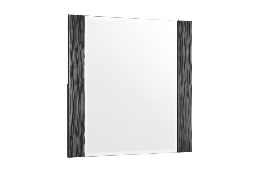 Juego de dormitorio de 4 piezas Eastern King de Blacktoft, color negro 207101KE-S4 